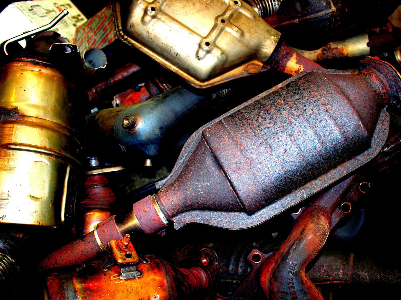 catalytic-converter-1600x1200