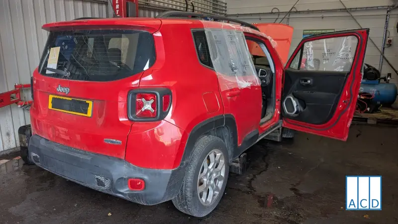 4694 Jeep Renegade 2016 1.4L Petrol 6SP Manual 02 breaking for used parts
